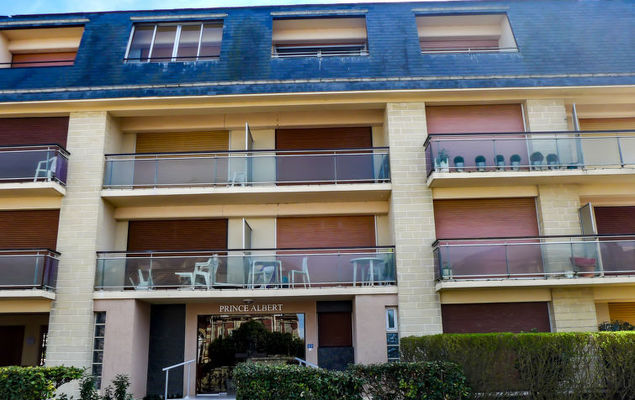 Prince Albert - Photo 1